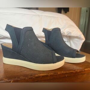 Navy never worn Sanoma wedges